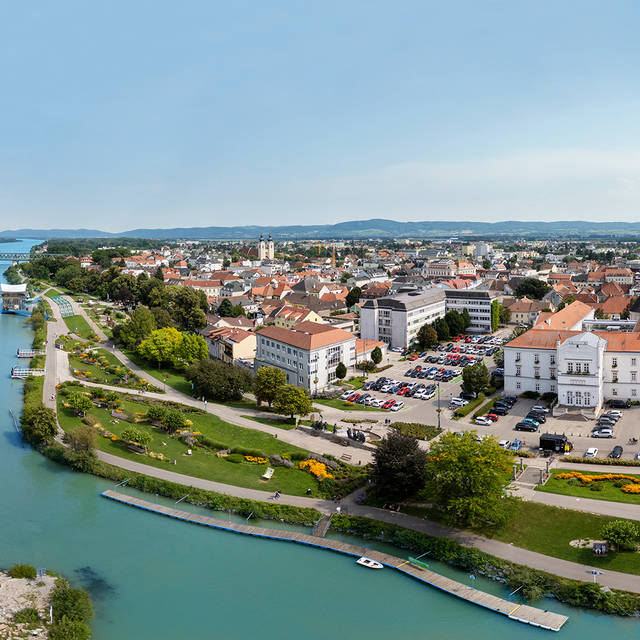 Taxi Tulln an der Donau zum Flughafen Wien (VIE) – Flughafentransfer